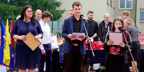 Powiększ grafikę: zakonczenie-roku-szkolnego-2024-2025-631418.jpg