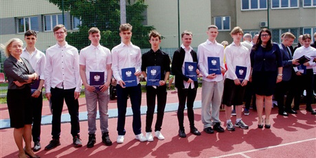 Powiększ grafikę: zakonczenie-roku-szkolnego-2024-2025-631425.jpg