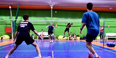 Powiększ grafikę: zse-w-czolowce-mistrzostw-gdanska-w-druzynowym-badmintonie-642364.jpg