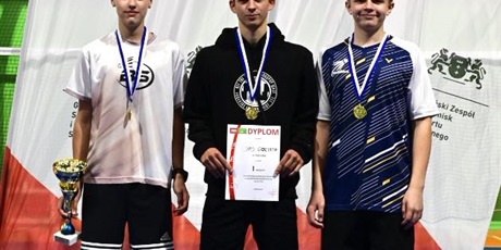 Powiększ grafikę: zse-w-czolowce-mistrzostw-gdanska-w-druzynowym-badmintonie-642366.jpg