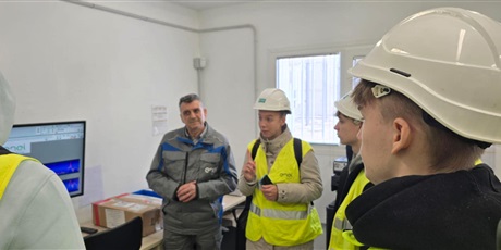 Powiększ grafikę: zwiedzanie-elektroniw-oze-w-teba-597364.jpg