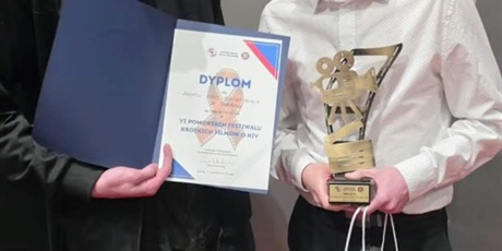 Powiększ grafikę: zwyciestwo-zse-w-vi-pomorskim-festiwalu-krotkich-filmow-o-hiv-689897.jpg