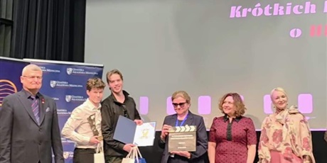 Powiększ grafikę: zwyciestwo-zse-w-vi-pomorskim-festiwalu-krotkich-filmow-o-hiv-689898.jpg